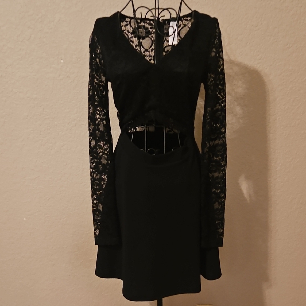 Windsor Elegant Black Lace Long Sleeve Dress